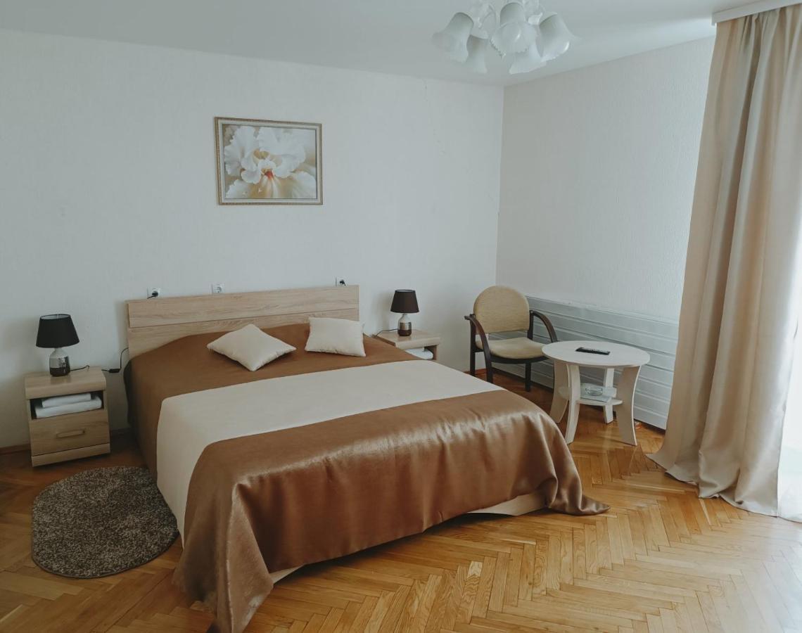 Agat Hotel Minsk Exterior foto